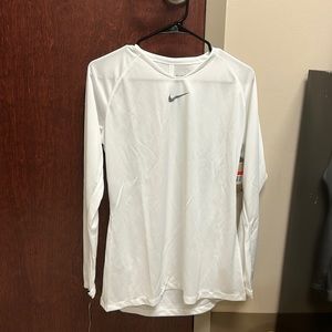 Nike dry fit women’s shirt Size Large